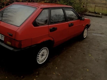 Авто ВАЗ 2109 1989 № 8704770