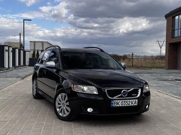 Авто Volvo V50 2011 № 8706139