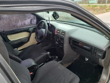 Авто Opel Vectra 1991 № 8706345