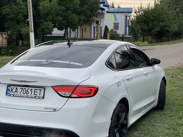Авто Chrysler 200 2015 № 8706813
