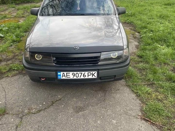 Авто Opel Vectra 1989 № 8706836