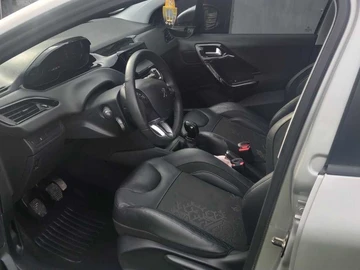 Авто Peugeot 208 2013 № 8706868