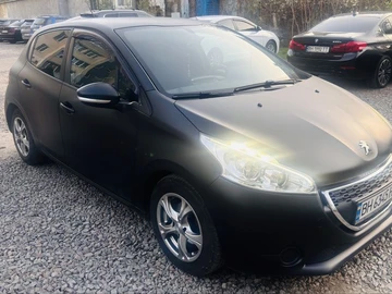 Авто Peugeot 208 2014 № 8707267