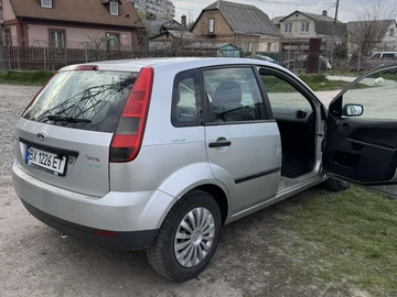 Авто Ford Fiesta 2005 № 8707276