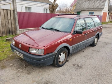 Авто Volkswagen Passat Hatchback 1992 № 8707443
