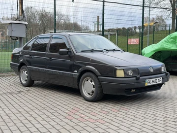 Авто Volkswagen Passat Sedan 1989 № 8707525