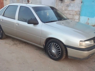 Авто Opel Vectra 1990 № 8707675