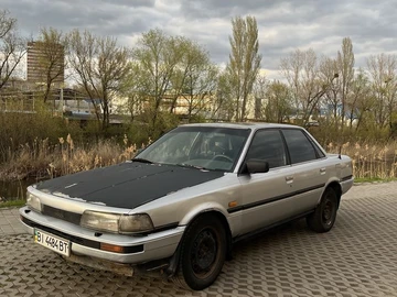 Авто Toyota Camry 1989 № 8707771