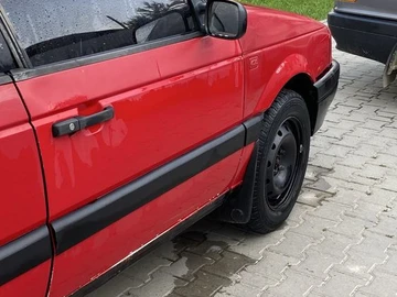 Авто Volkswagen Passat Sedan 1990 № 8708153