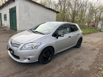 Авто Toyota Auris 2010 № 8708303
