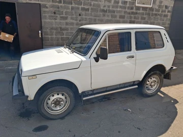 Авто ВАЗ 21213 1999 № 8708414
