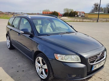 Авто Volvo V50 2009 № 8709119