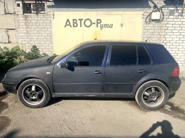 Авто Volkswagen Golf 2000 № 8709197