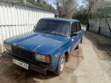 Авто ВАЗ 2107 1992 № 8709355
