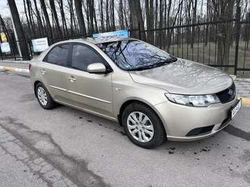 Авто KIA Cerato Forte  2010 № 8709422