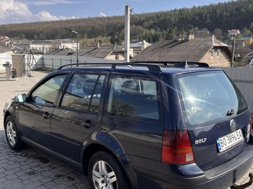 Авто Volkswagen Golf 2000 № 8709545
