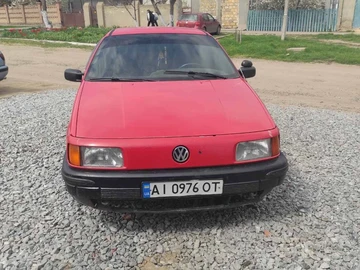 Авто Volkswagen Passat Sedan 1988 № 8709600