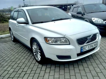 Авто Volvo V50 2009 № 8709816