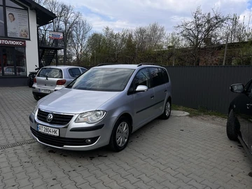 Авто Volkswagen Touran 2007 № 8710255