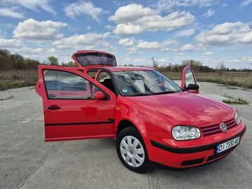 Авто Volkswagen Golf 1999 № 8710321