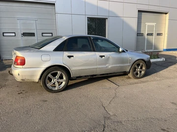 Авто Audi A4 2000 № 8710442