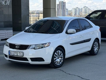 Авто KIA Cerato Forte  2010 № 8710793