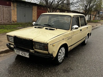 Авто ВАЗ 2107 1986 № 8711033
