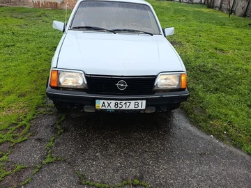 Авто Opel Ascona 1984 № 8711104