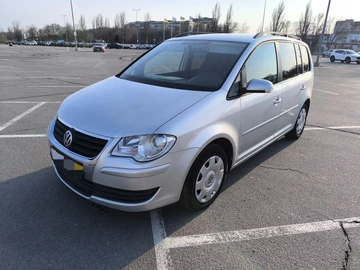 Авто Volkswagen Touran 2008 № 8712395