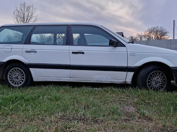Авто Volkswagen Passat Variant 1989 № 8712492