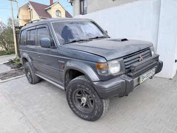 Авто Mitsubishi Pajero 1993 № 8712538