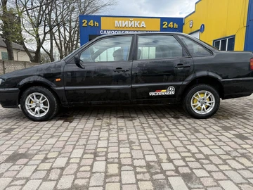 Авто Volkswagen Passat Sedan 1995 № 8712665