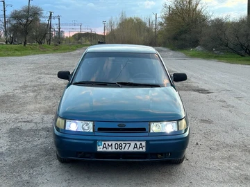 Авто ВАЗ 2112 2003 № 8713440