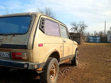 Авто ВАЗ 21213 1986 № 8713809