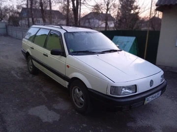 Авто Volkswagen Passat Variant 1993 № 8714030