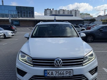 Авто Volkswagen Touareg 2015 № 8714361