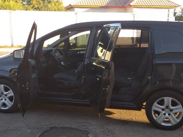 Авто Opel Zafira 2009 № 8714650