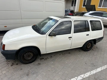 Авто Opel Kadett 1985 № 8714760