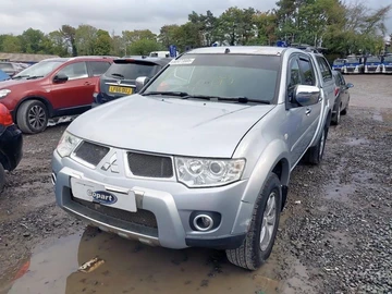 Авто Mitsubishi L 200 2011 № 8714763