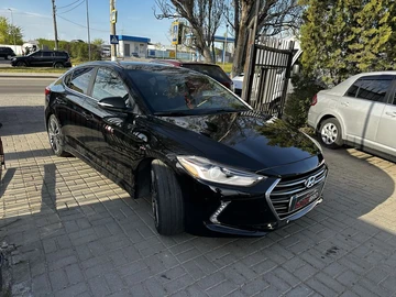 Авто Hyundai Elantra 2018 № 8714905