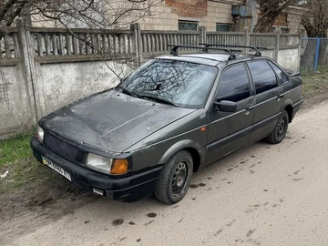 Авто Volkswagen Passat Sedan 1990 № 8714908