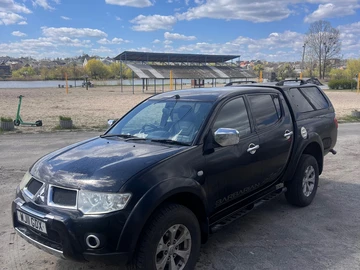 Авто Mitsubishi L 200 2011 № 8714913