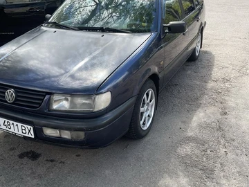 Авто Volkswagen Passat Sedan 1994 № 8714982
