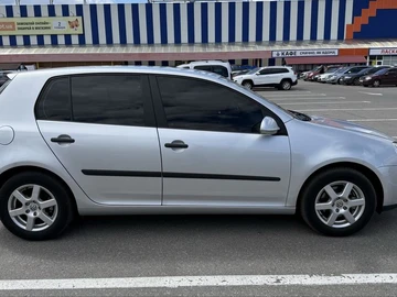 Авто Volkswagen Golf 2005 № 8715168