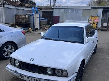 Авто BMW M5 1989 № 8715498