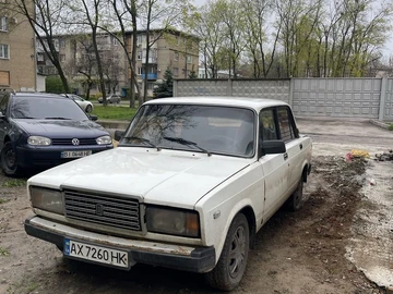 Авто ВАЗ 2107 1993 № 8715519
