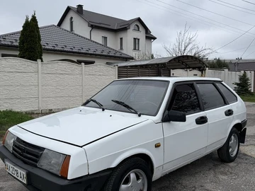 Авто ВАЗ 2109 1992 № 8715583