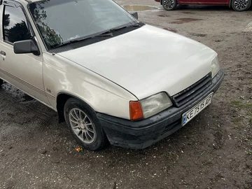 Авто Opel Kadett 1991 № 8715615