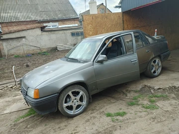 Авто Opel Kadett 1988 № 8716788