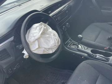Авто Toyota Corolla 2015 № 8717409